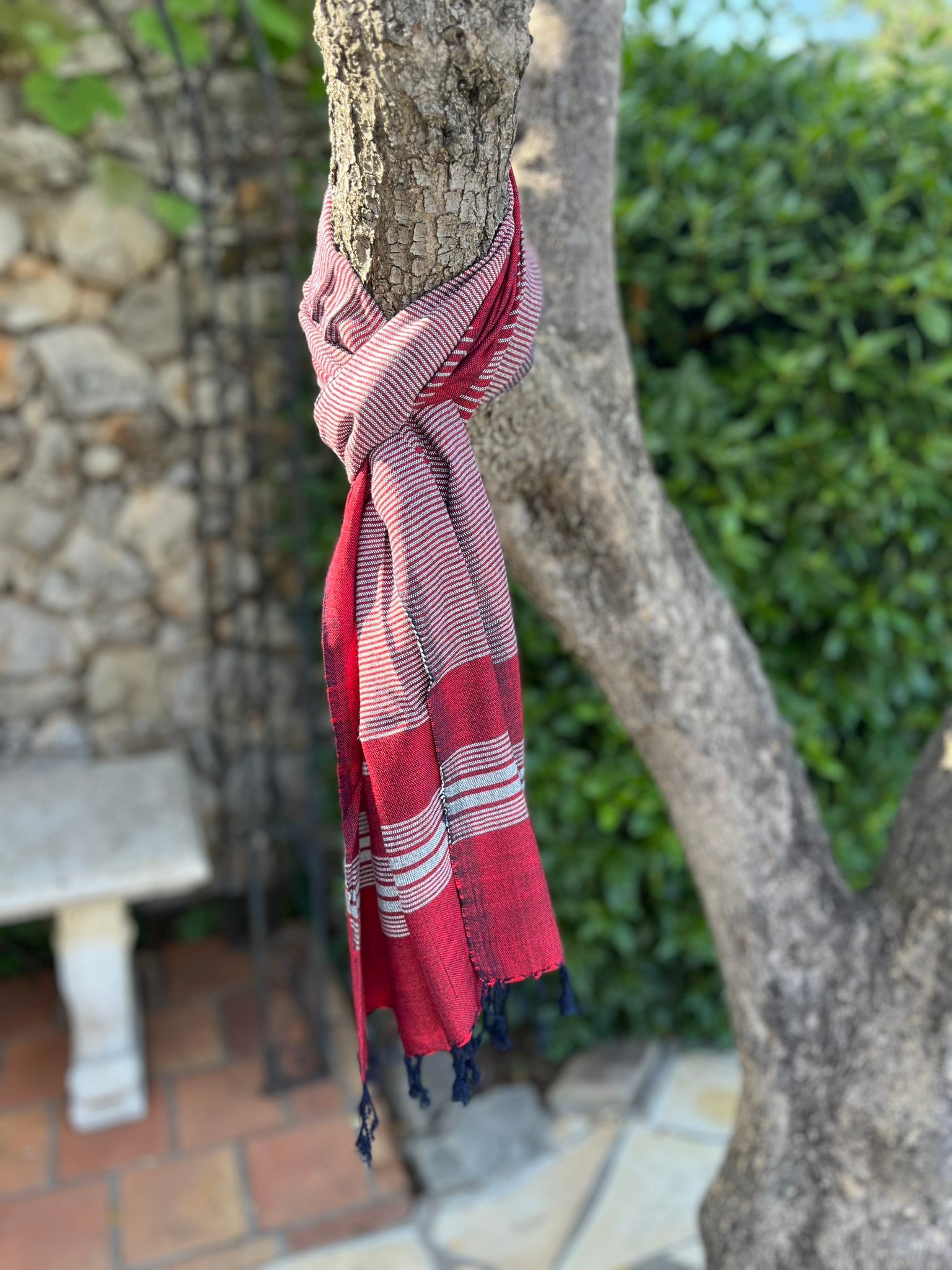 Pyramid hand-woven stole